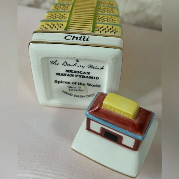 The DANBURY MINT - SPICES OF THE WORLD - Chili - Mexican Mayan Pyramid Spice Jar - Picture 5 of 6